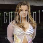 Fatima Moreira de Melo (Date Unknown).

[keywords]Posed, Half Length, Eyecontact[/keywords]